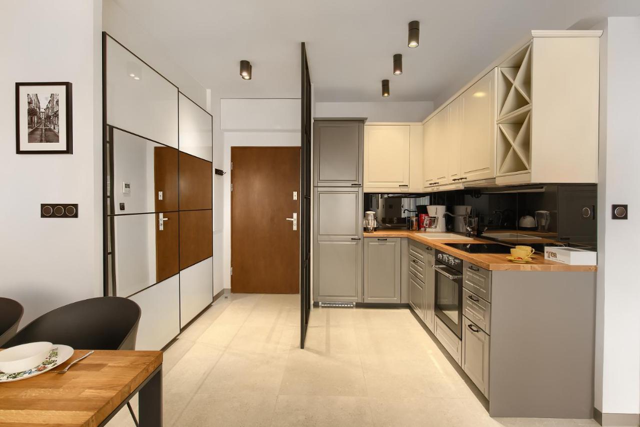 Elite Apartament Parking By Impero Познань Экстерьер фото